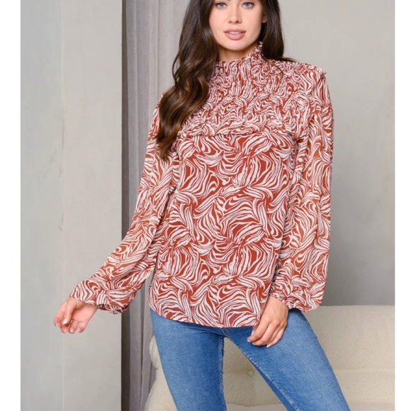 Jaquie The Label Chic Swirly Print Long Sleeves Top - Picture 7 of 8